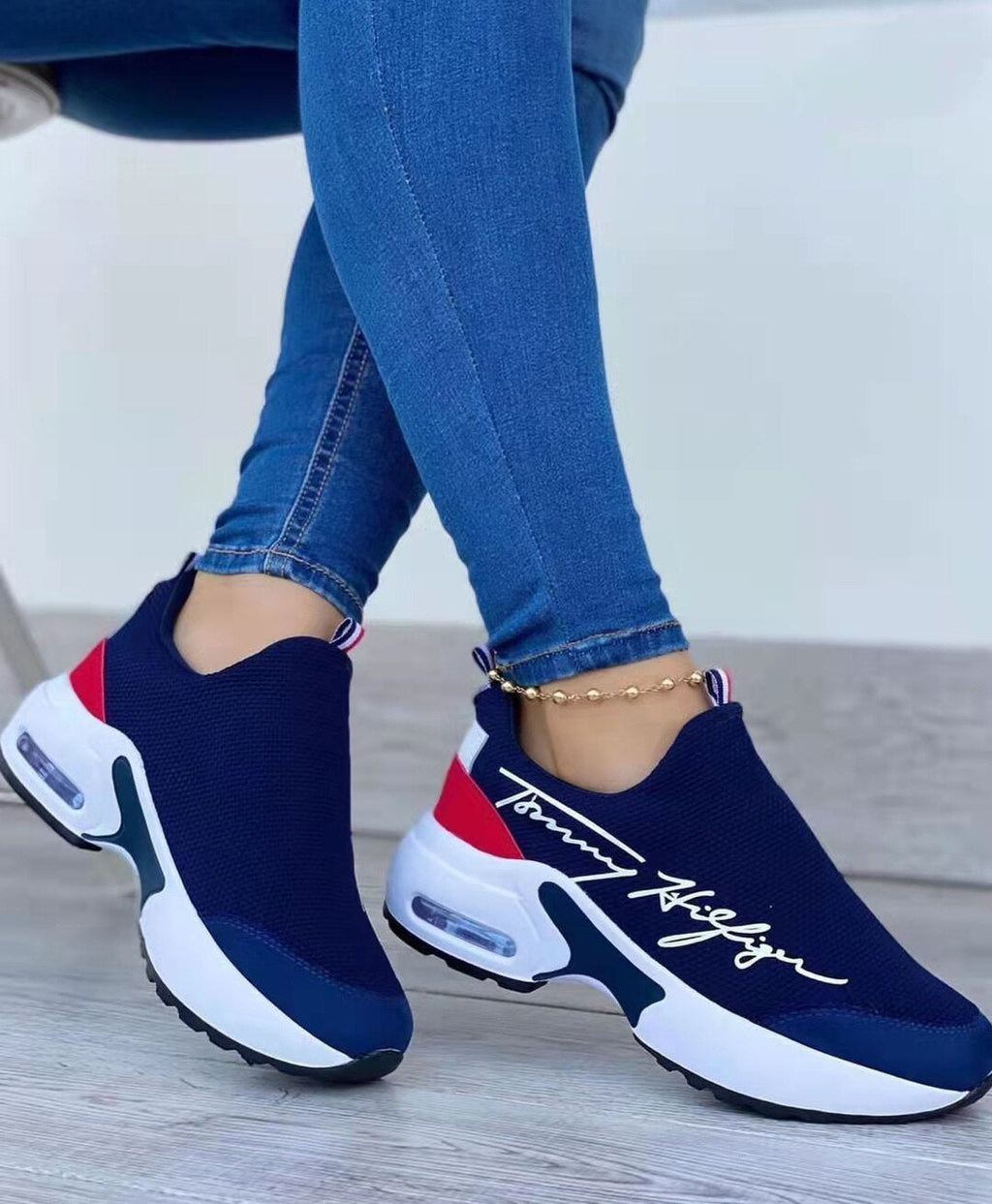 Hilfiger Ladies Walking Sneakers